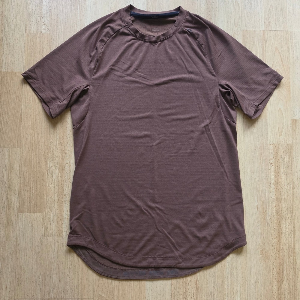 Lululemon Mens License To Train Short Sleeve Shirt Brown Size S